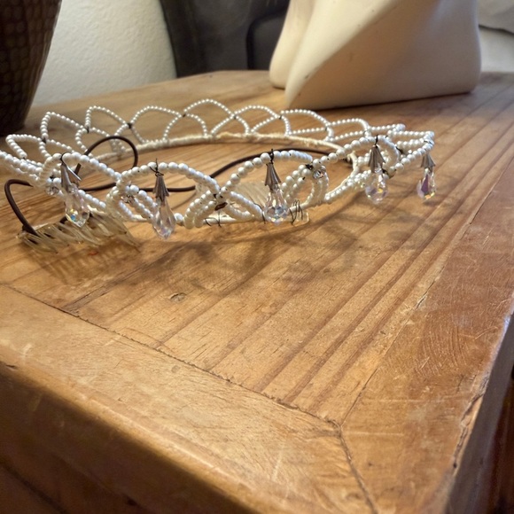 Vintage 1950s White Beaded Crystal Teardrop Bridal Tiara main image 8